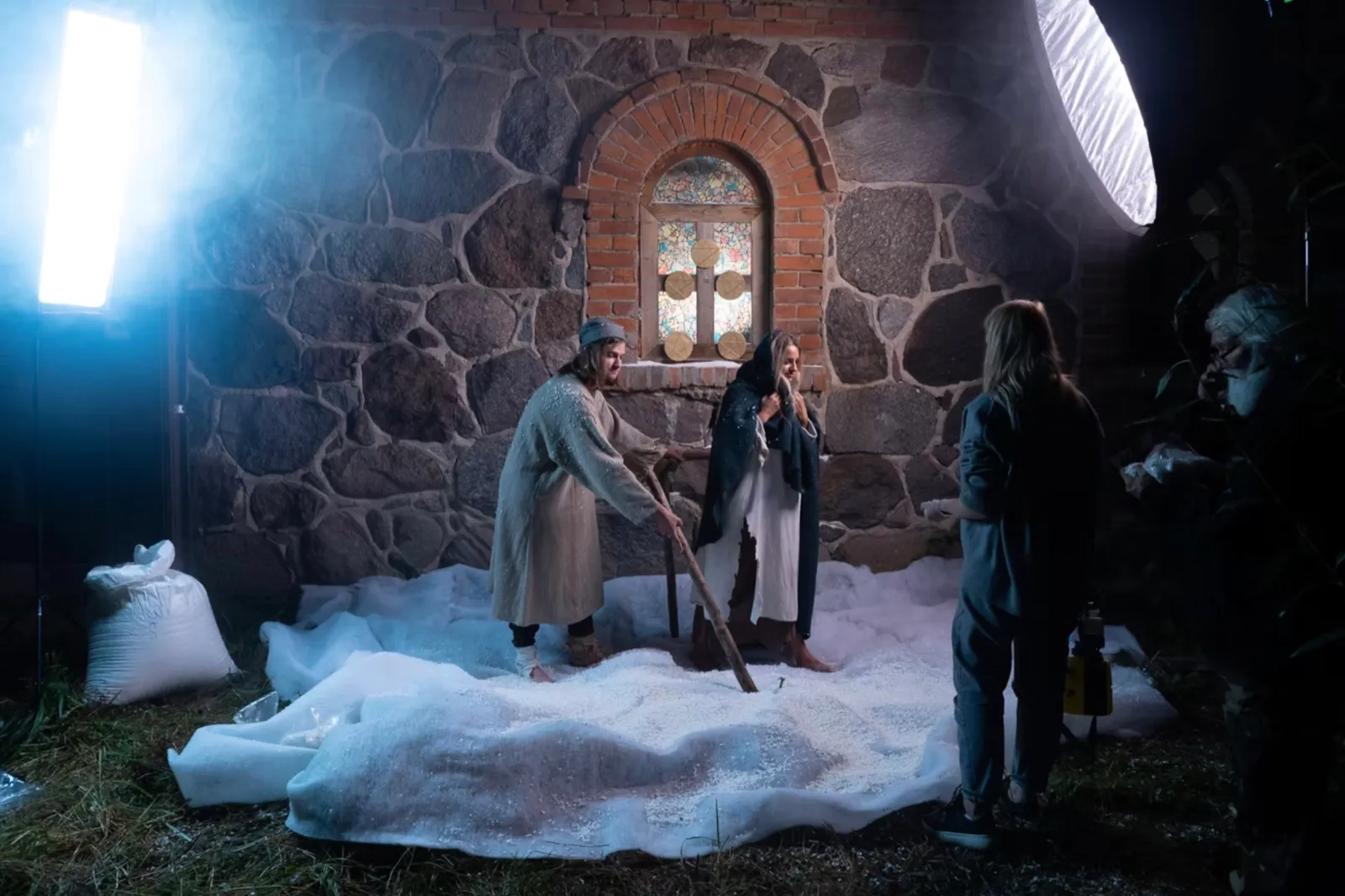 Fotografija s snemanja: 5 novcev